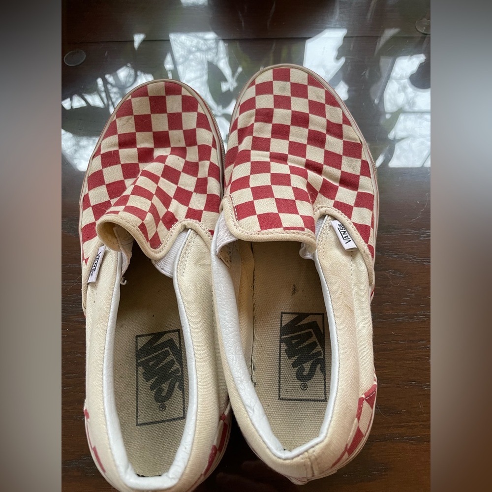 Vans slip on women’s 7.5 men’s 6